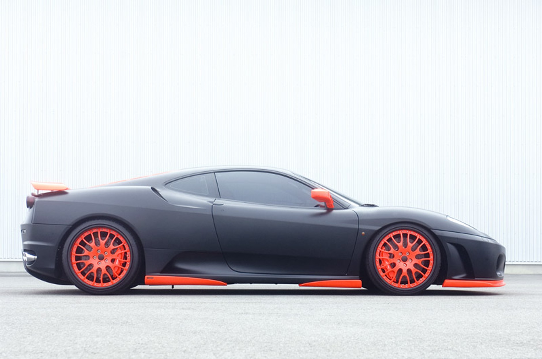 Hamann Ferrari F430 Black Miracle: czarne widmo