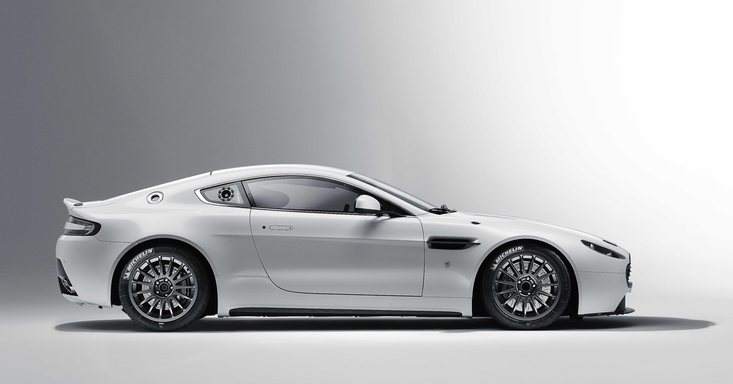 Aston Martin Vantage GT4