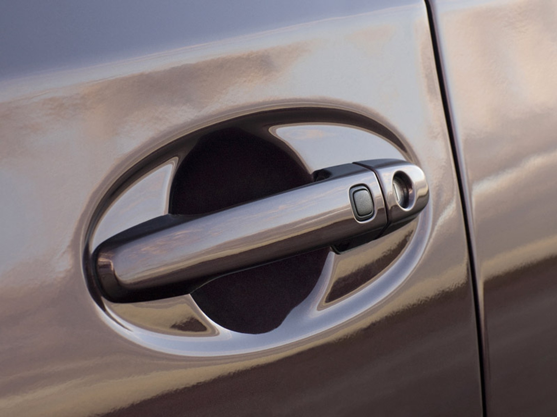 Paryż 2008: Toyota Urban Cruiser – miejski crossover z napędem 4x4 i nowym silnikiem 1,33 Dual VVT-i