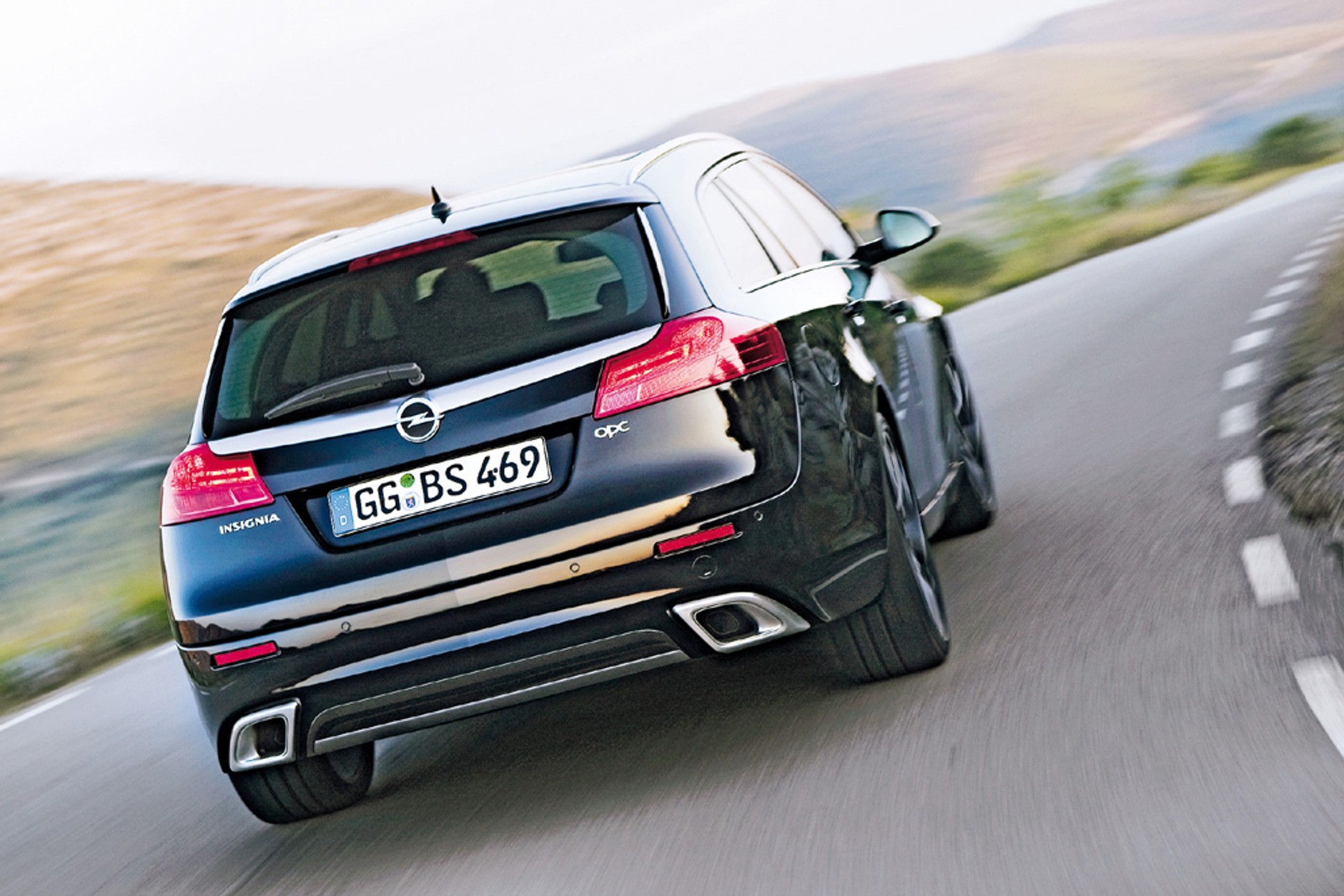 Opel Insignia OPC: Kombi jak błyskawica