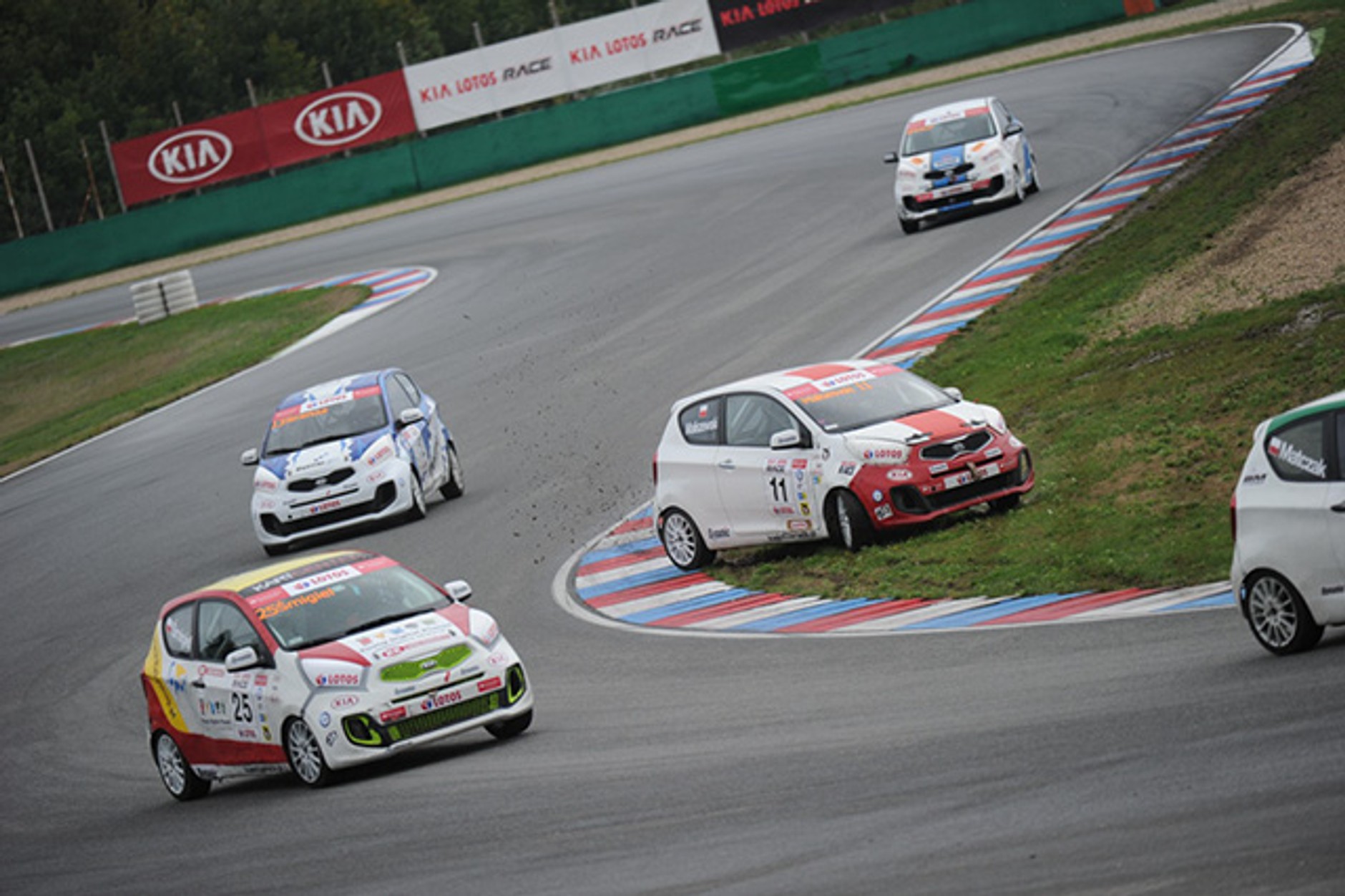 Bartłomiej Mirecki drugi raz z rzędu Mistrzem Polski Kia Lotos Race