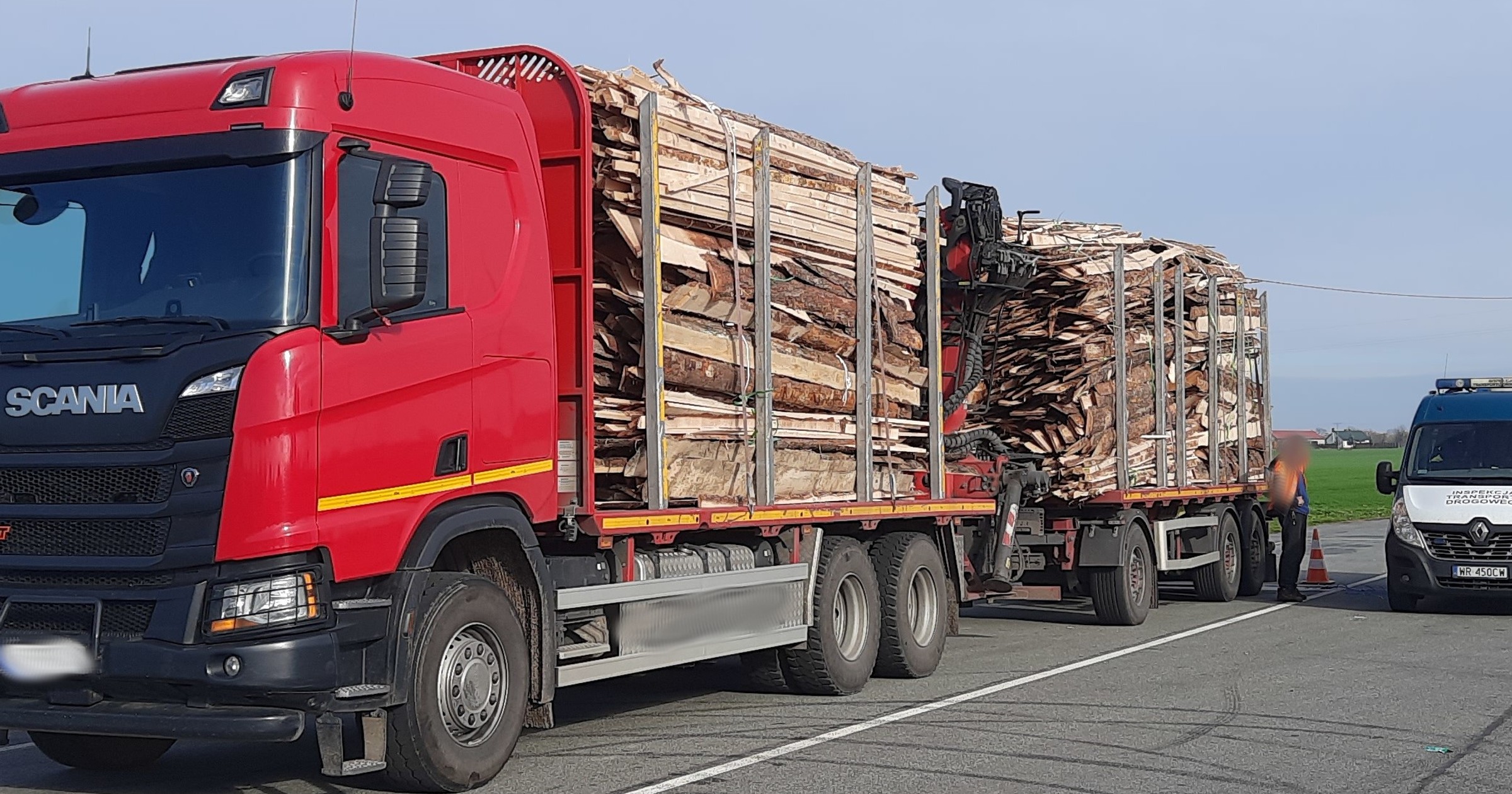 Transport drewna – 54 tony na drodze