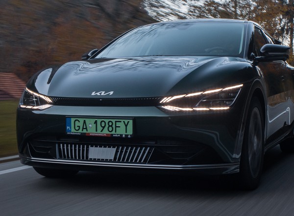 Ile trzeba wydać, żeby kupić Samochód Roku 2022, a potem jeździć za grosze? Kia EV6 – poradnik kupującego