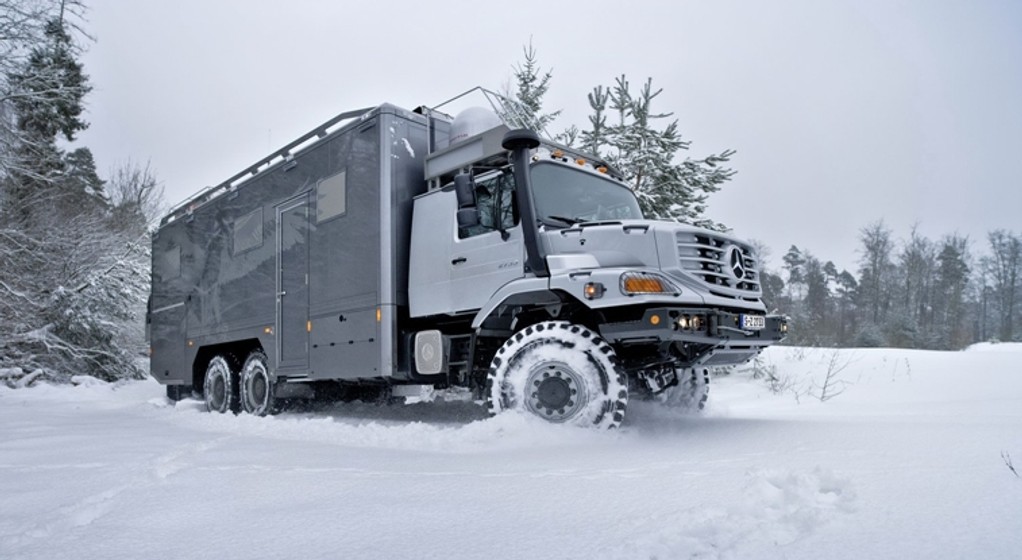 Mercedes dla dwóch bogatych Mongołów