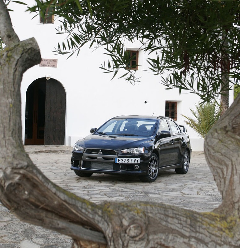 Mitsubishi: nowy Lancer Evolution MR TC - SST już w salonach w Polsce