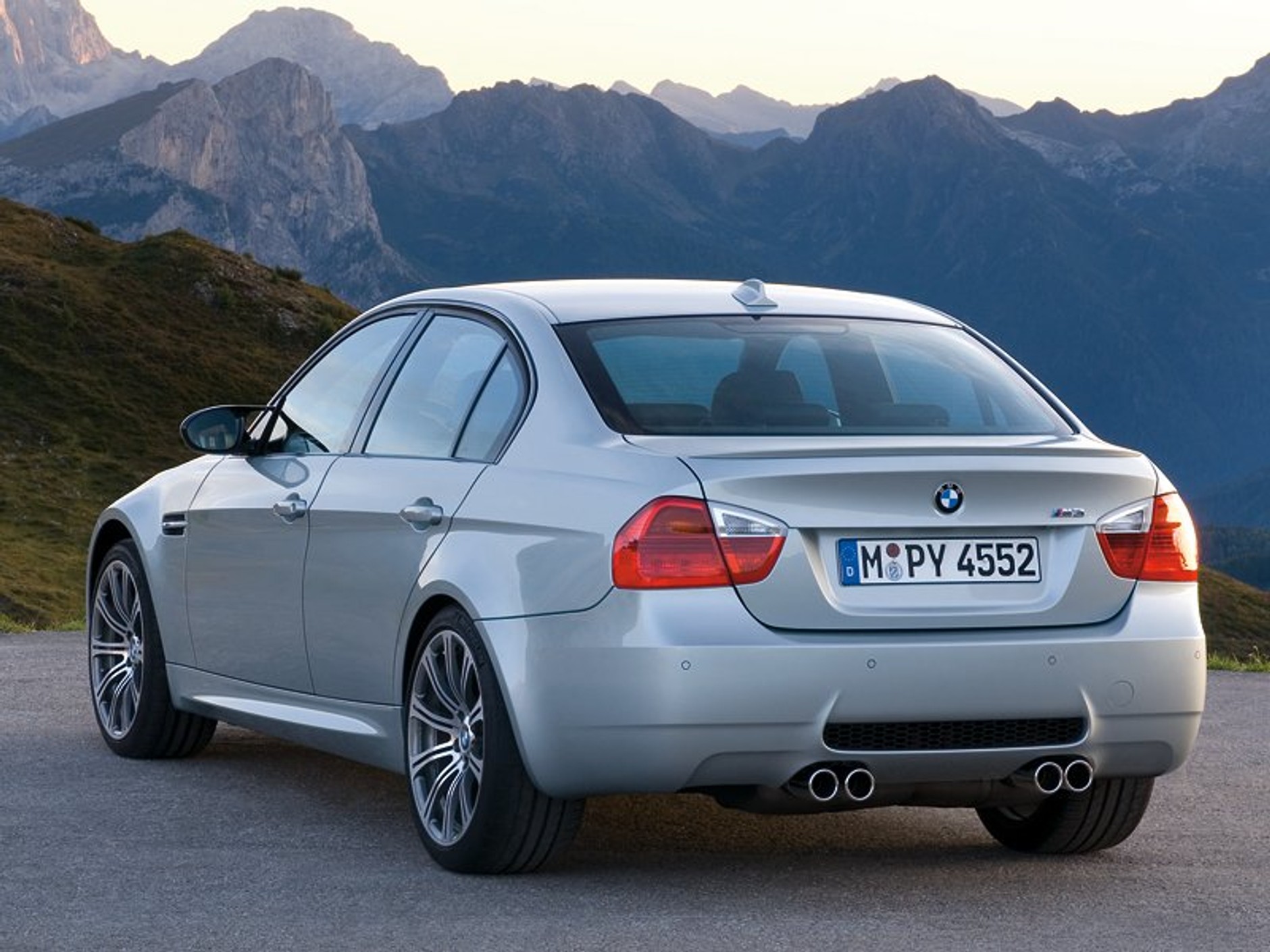 BMW: sportowe M3 Limuzyna dla pięciu osób