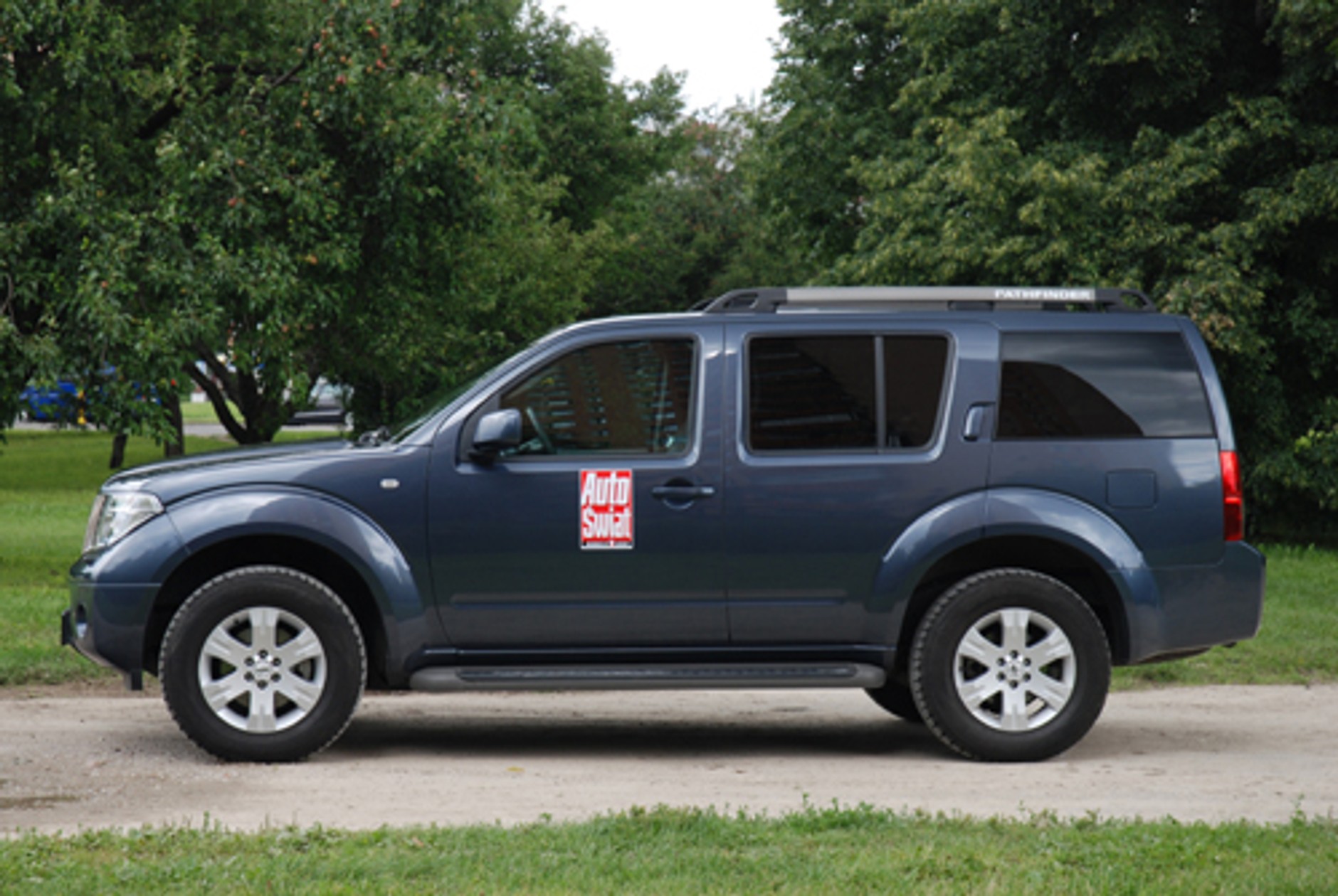 Nissan Pathfinder 2.5 D LE - Luksusowy wszędołaz