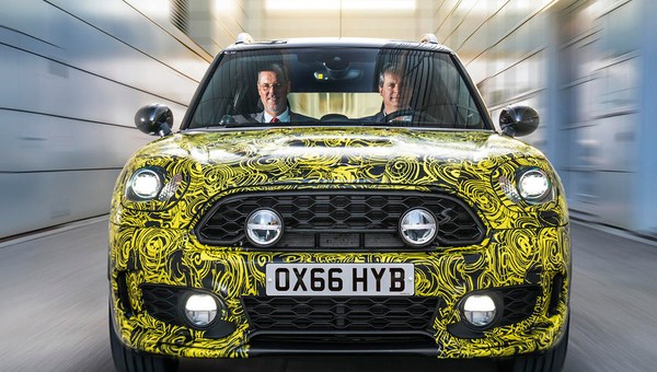 Nadjeżdża hybrydowy Mini Countryman