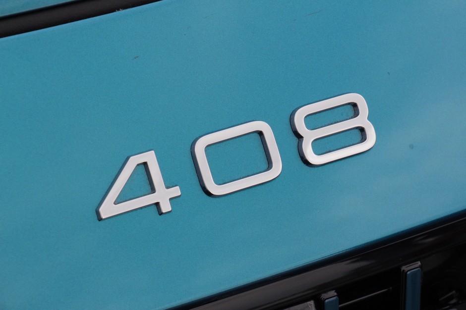 Peugeot 408