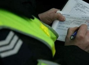 Policjanci zatrzymali 71-latka. Zapłacił 9 tys. zł mandatu