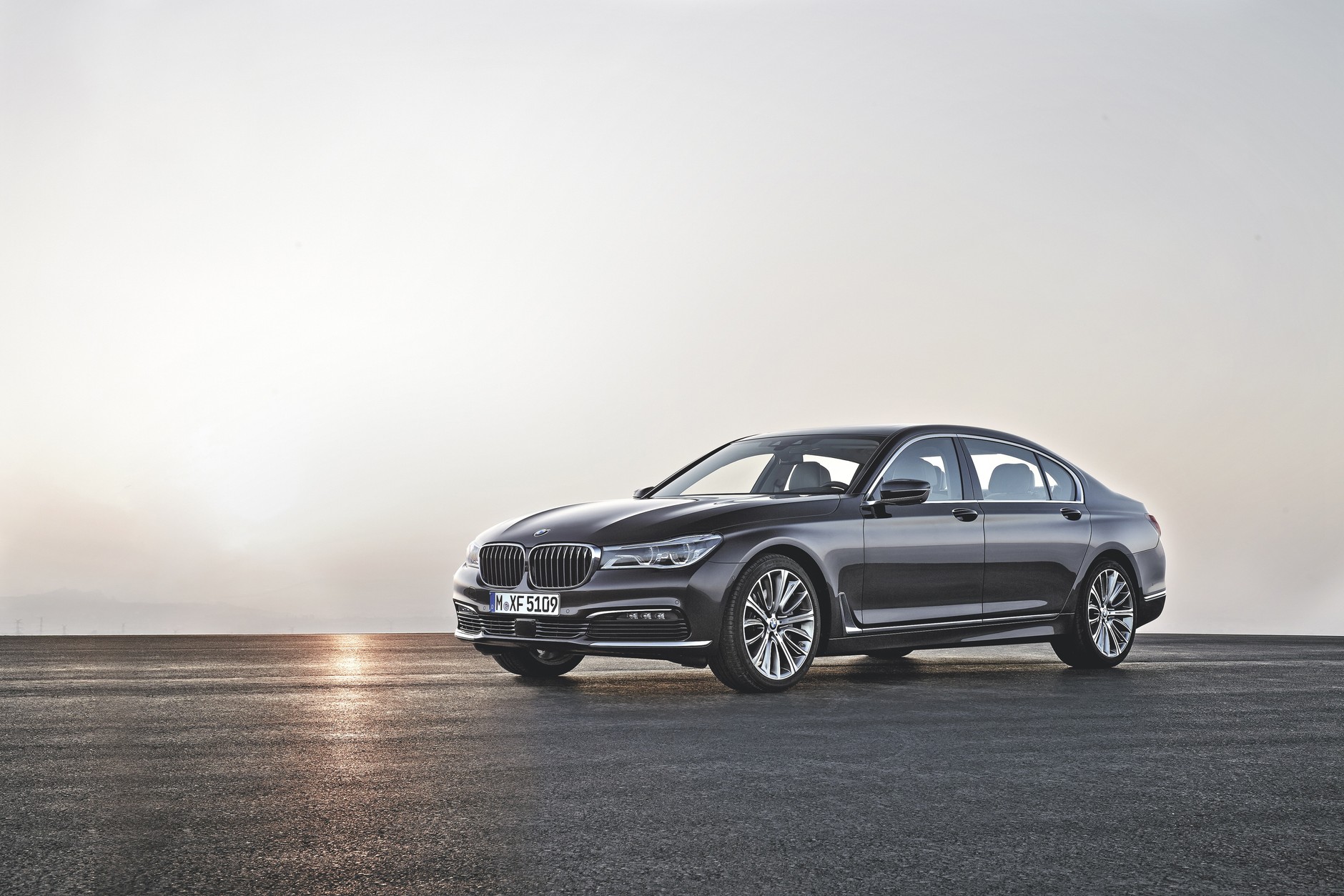 BMW 750i z 2015 r.