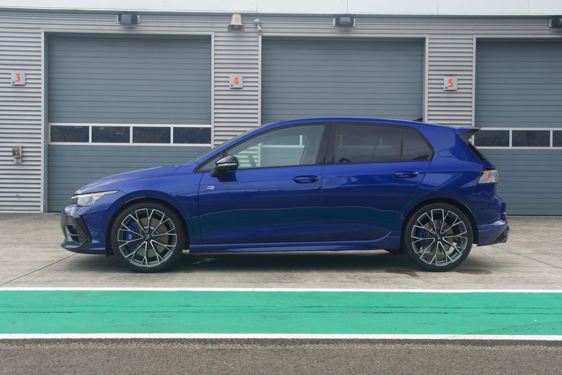 Volkswagen Golf R (2024)