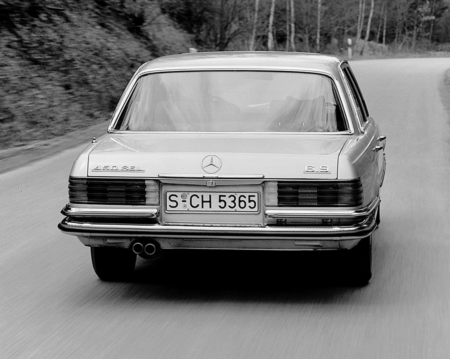 Mercedes 450 SEL 6.9 – z pięknem trzeba obcować