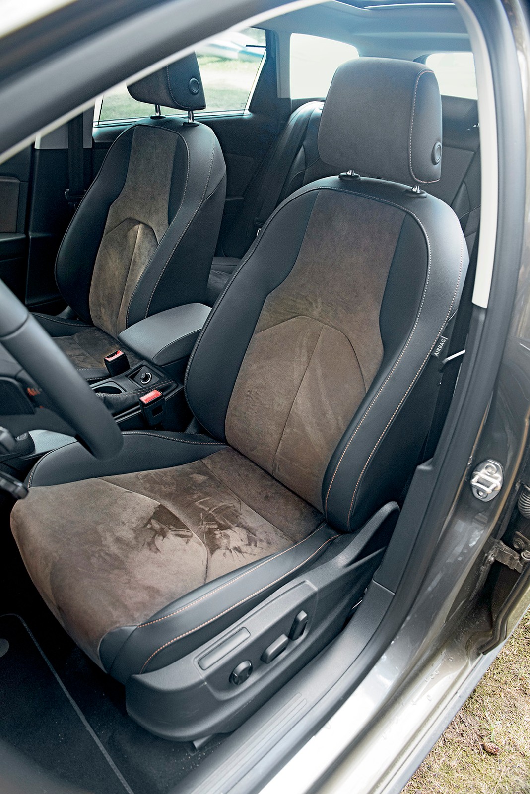 Uterenowione kombi - Seat Leon X-Perience kontra Skoda Octavia Scout i Volkswagen Golf Alltrack