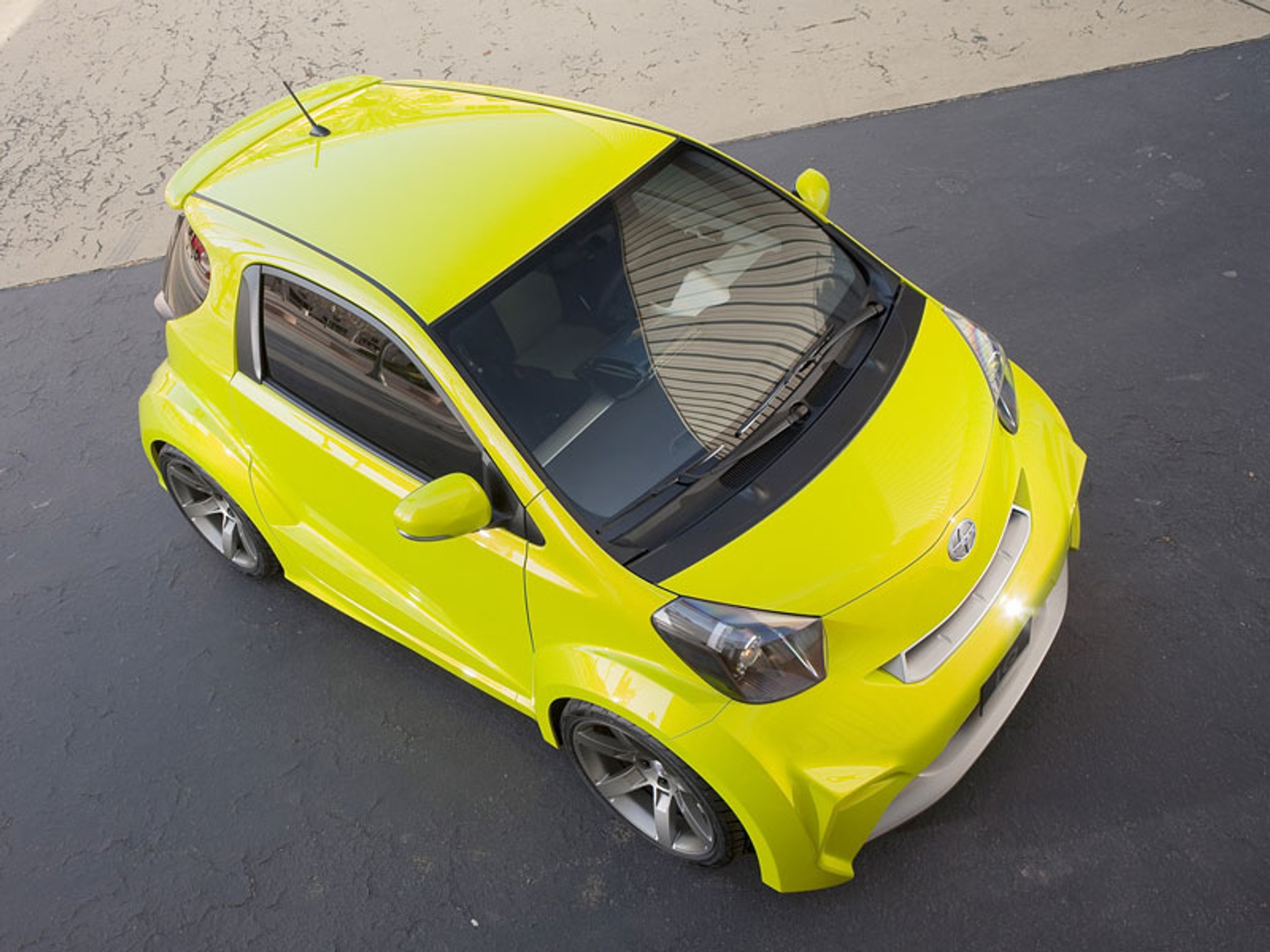 Scion iQ Concept: najmniejsza Toyota zmierza za ocean