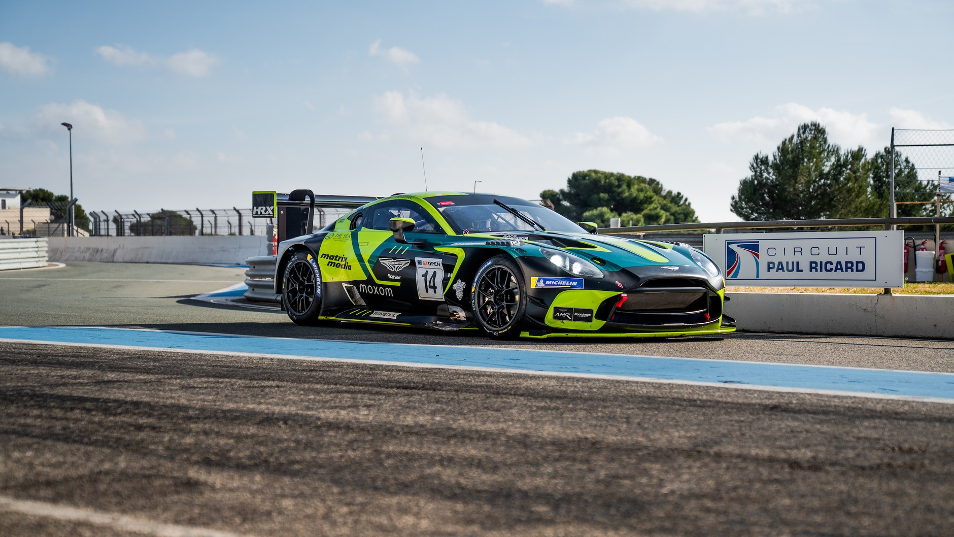 Aston Martin Warsaw oficjalnym partnerem polskiego zespołu wyścigowego Good Speed Racing