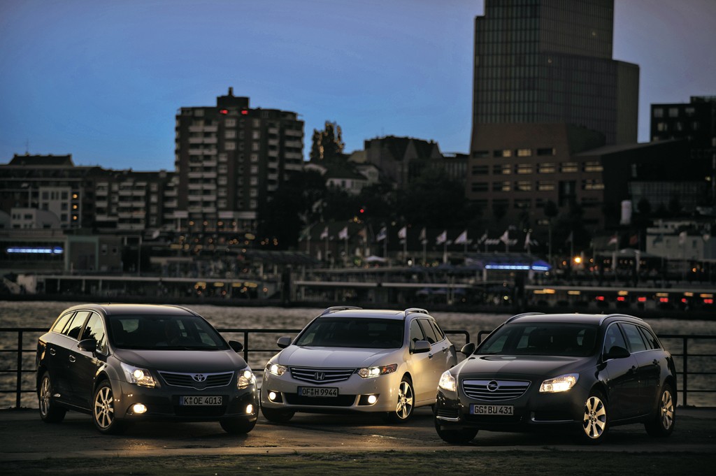 Honda Accord Tourer kontra Opel Insignia Sports Tourer i Toyota Avensis Wagon - Kombi w pogoni za stylem