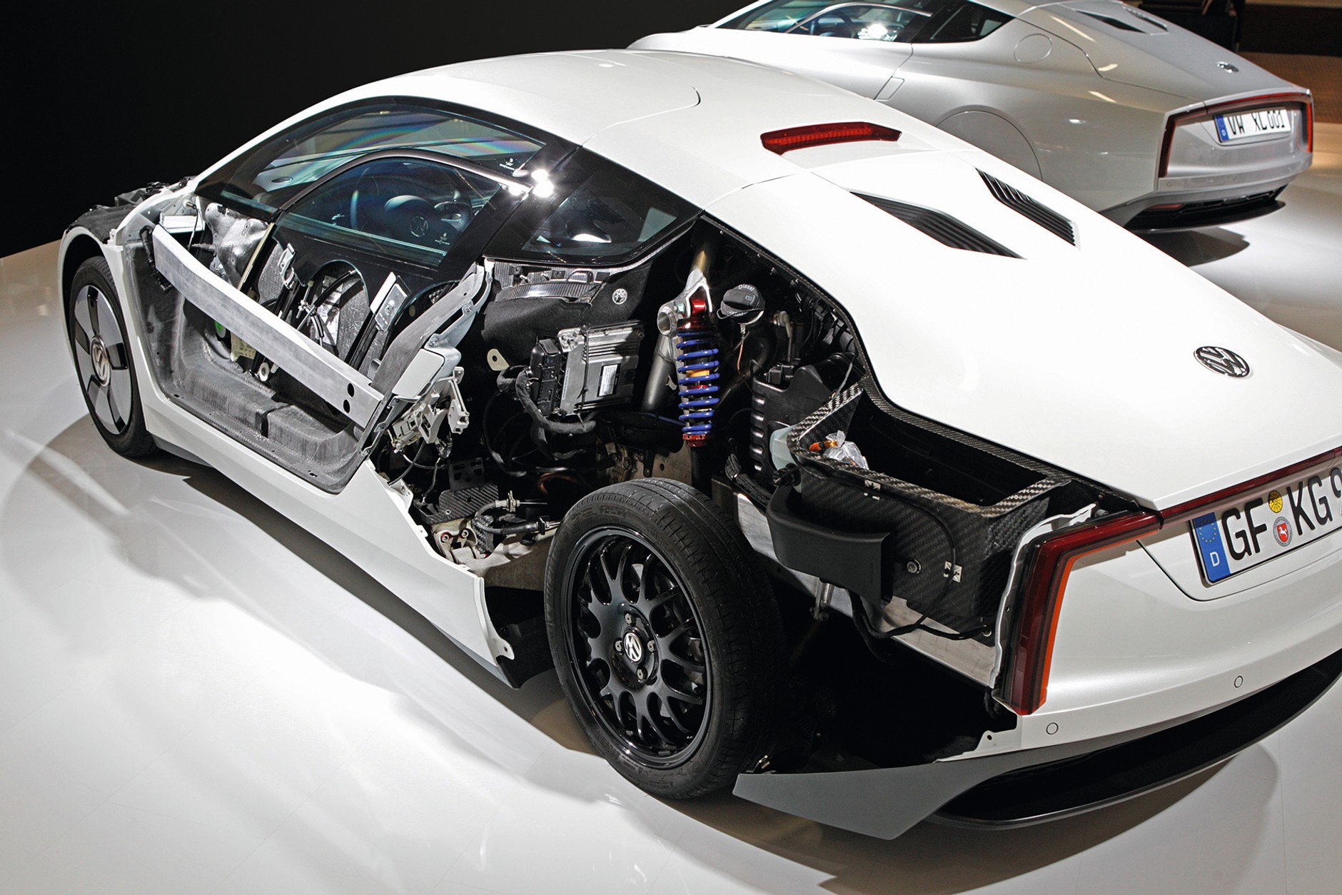 VW XL1 na trasie z Lucerny do Genewy