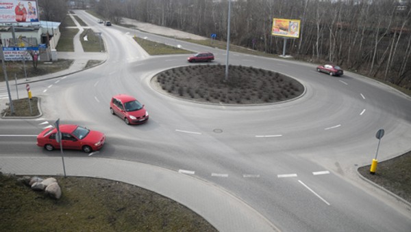 Ronda turbinowego boi się wielu kierowców. Nie znają zasad i gubią się na drodze