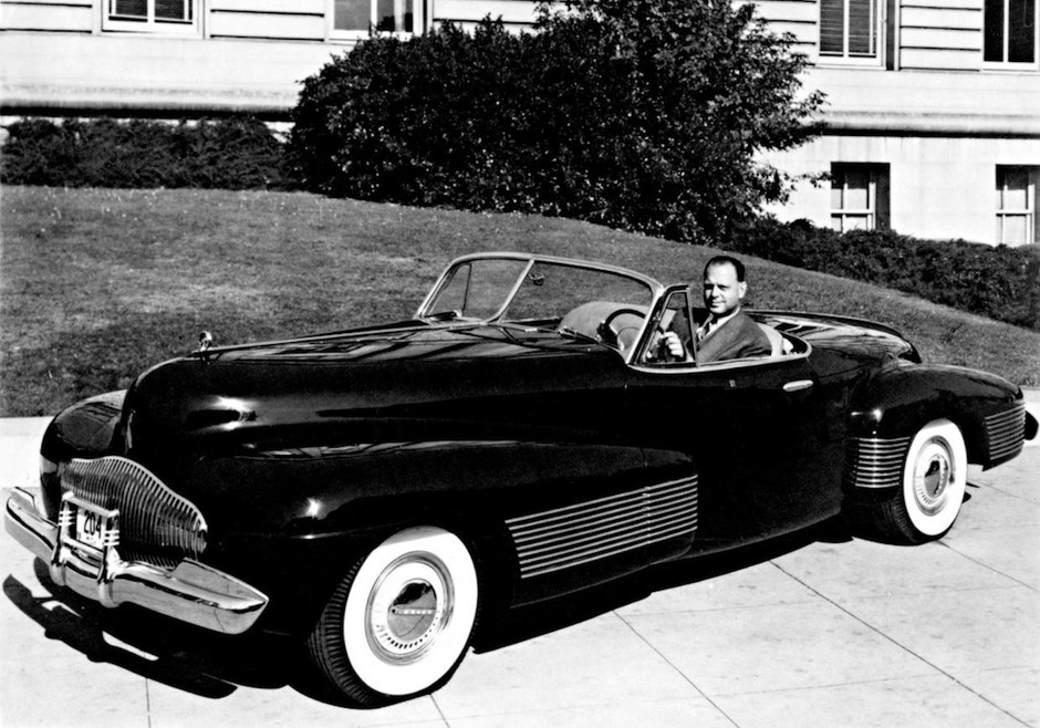 85 lat GM Design