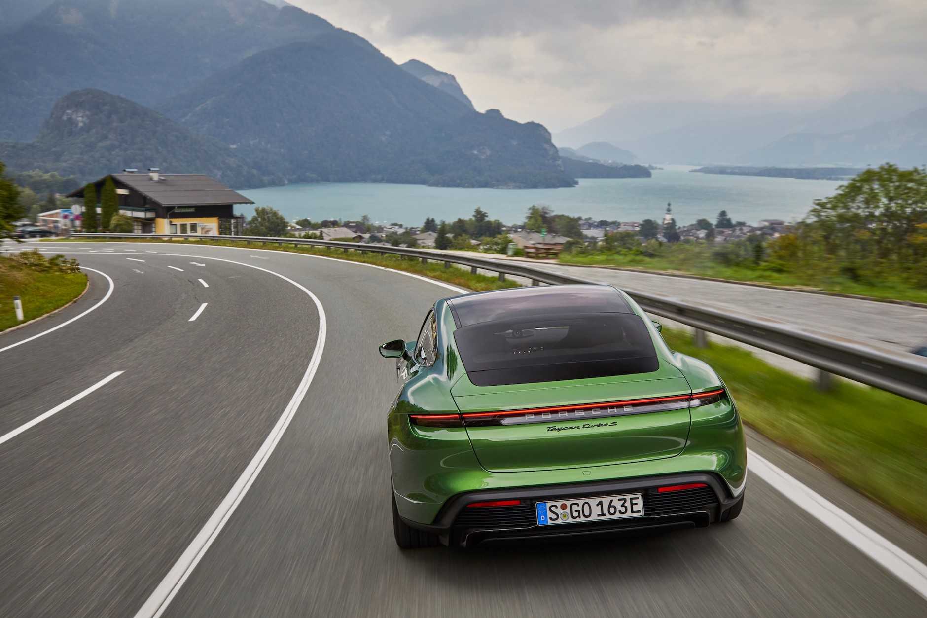 Porsche Taycan – jak jeździ pierwsze elektryczne Porsche?