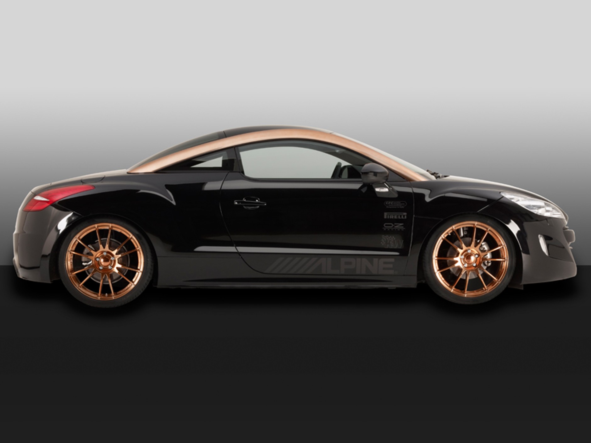 Nowy samochód demonstracyjny Alpine