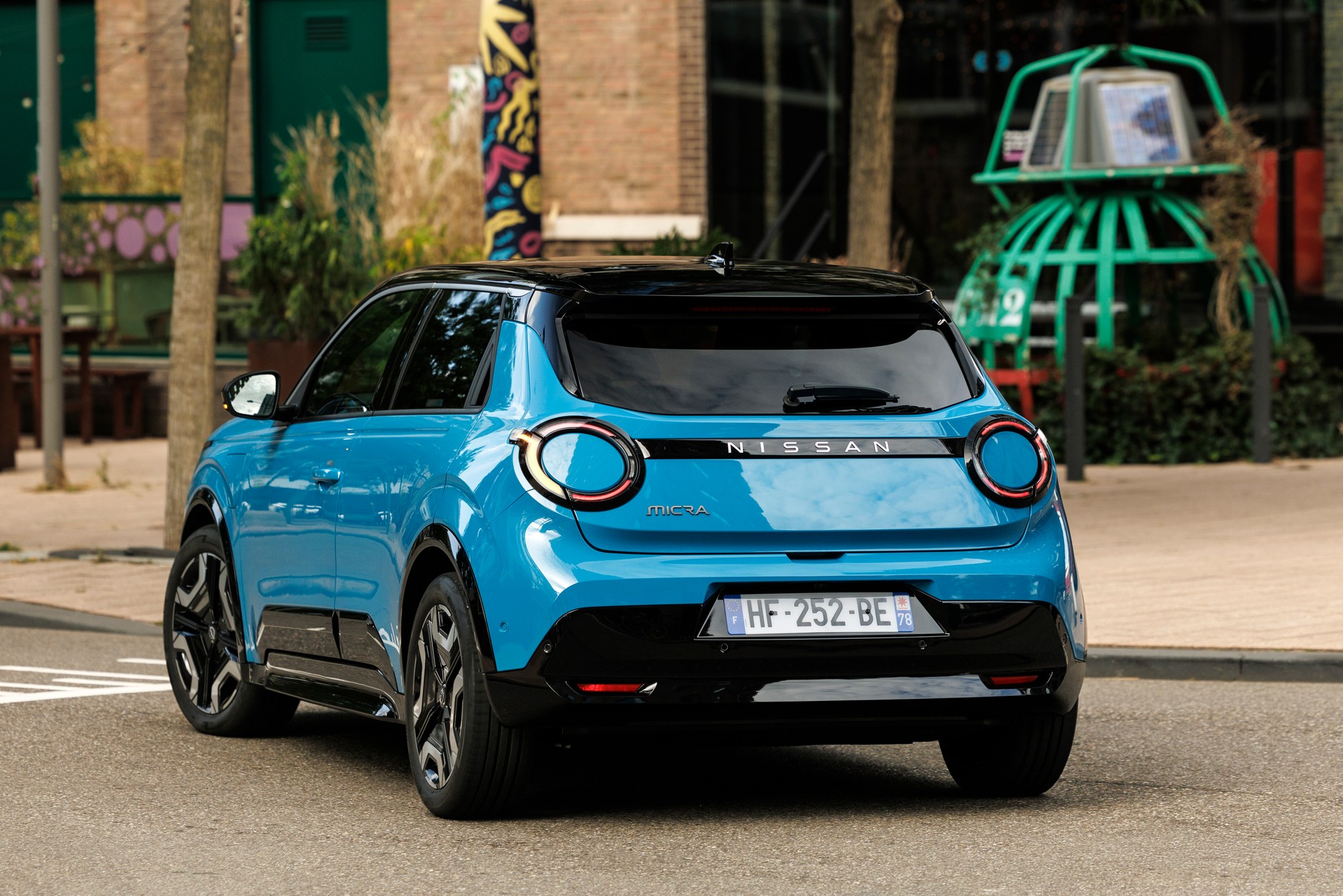 Elektryczny Nissan Micra