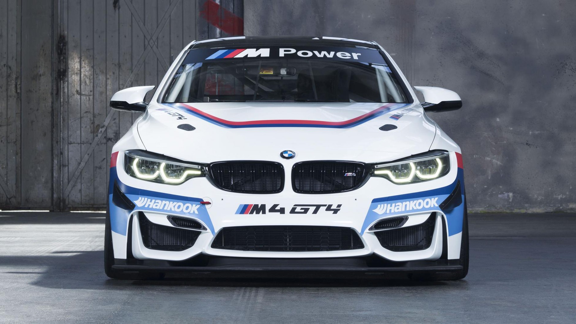 BMW M4 GT4 – gotowa na tor