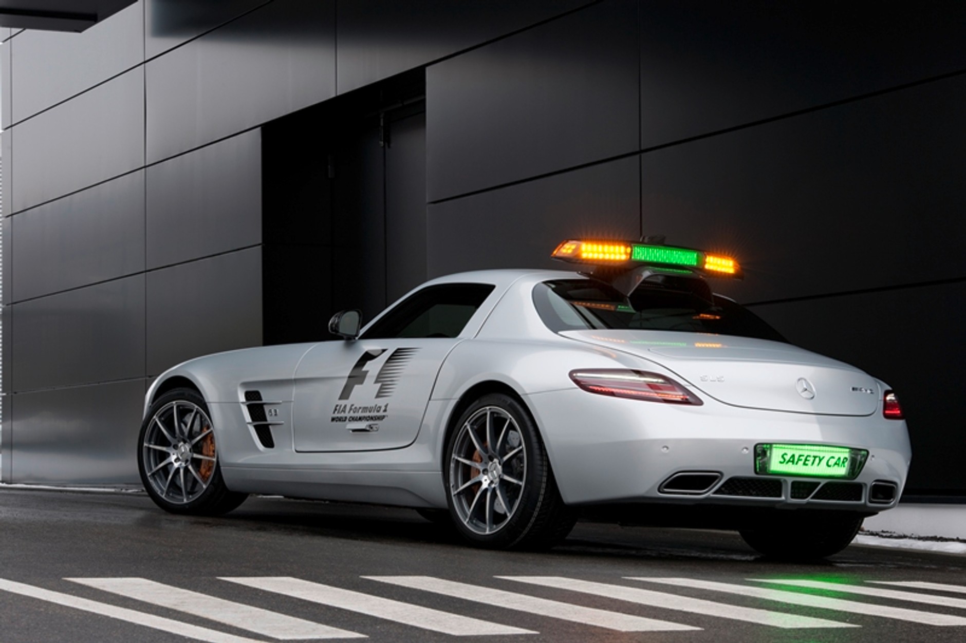 Mercedes SLS AMG to najszybszy safety car świata, ale znalazłem jeszcze kilka ciekawszych