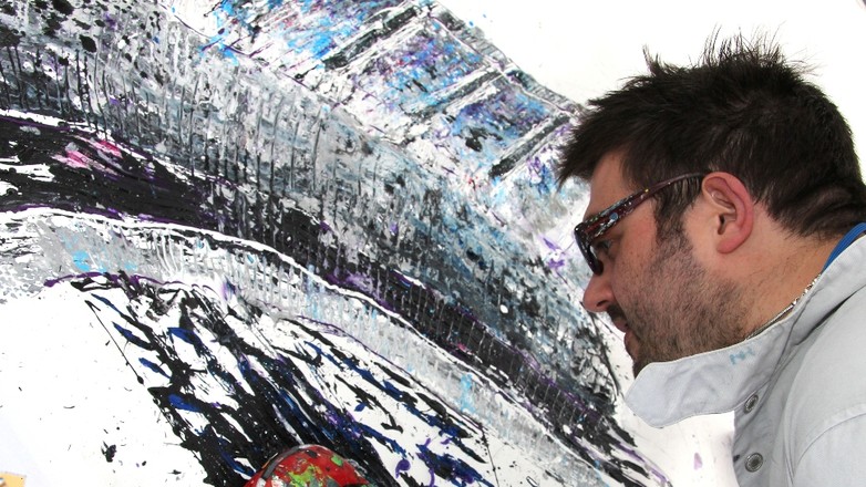 Dzieło stworzone przy pomocy opon towarzyszy wprowadzeniu nowych przepisów unijnych