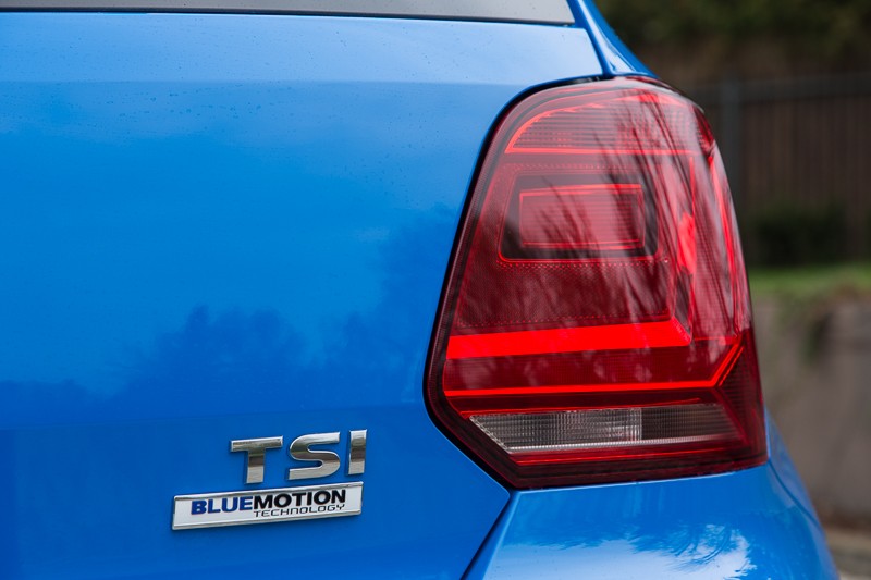 Przeprojektowano także tylne lampy