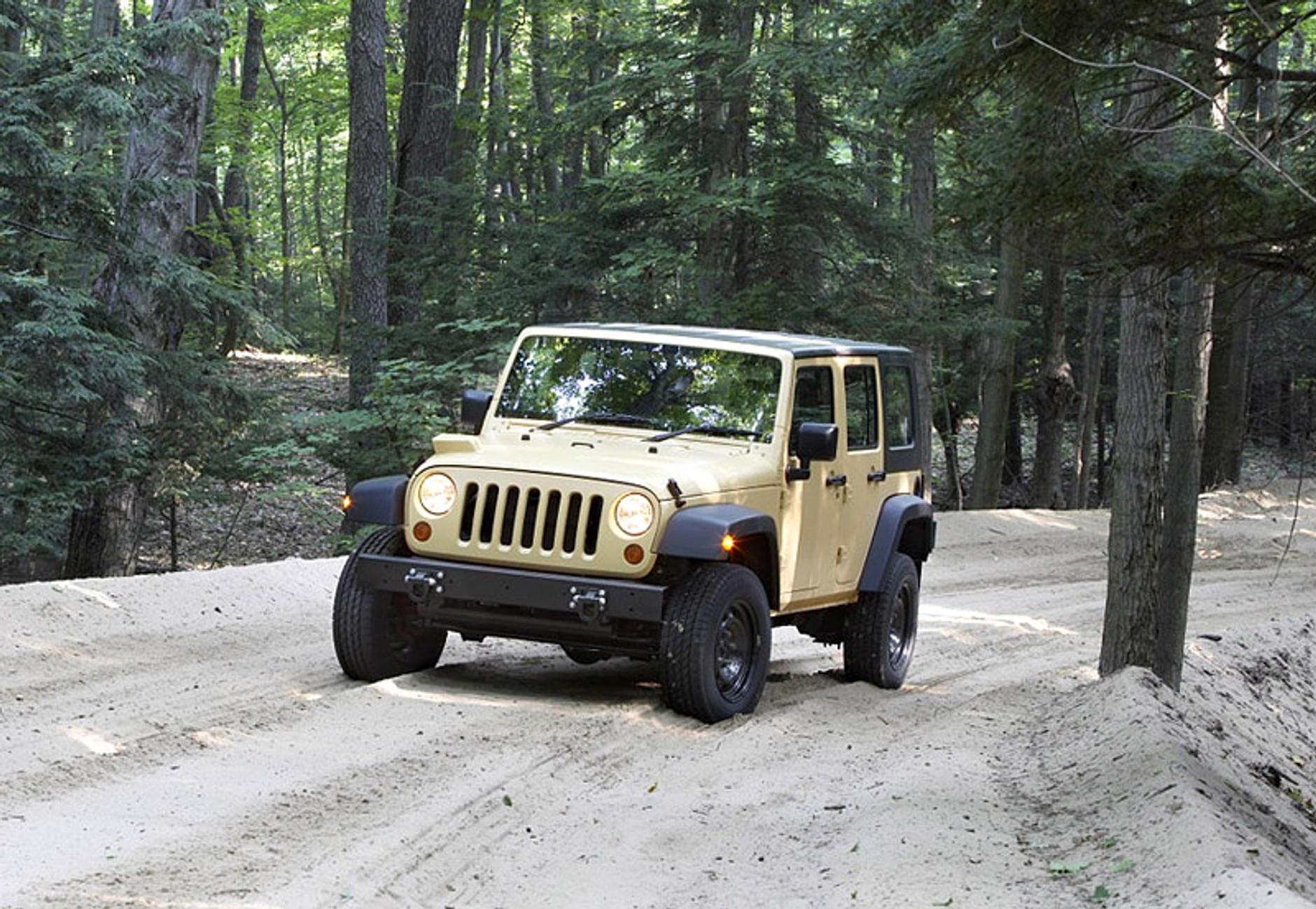 Wojskowy Jeep J8 – Wrangler powraca na pole walki