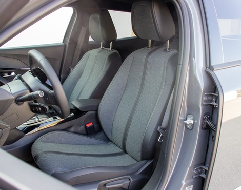 Peugeot e-2008