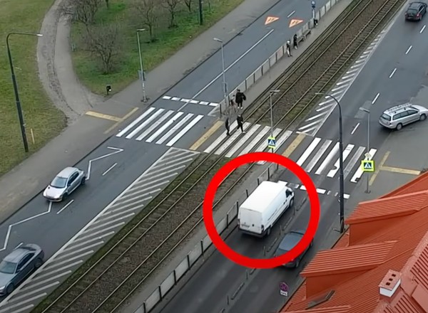 Sypią się kolejne mandaty. Tym razem za wyprzedzanie na i przed przejściami dla pieszych