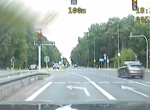 Szalony pościg w Warszawie. Kierowca Priusa jechał pod prąd