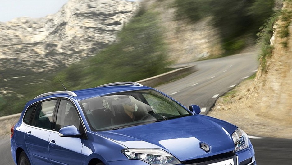 Do salonów wjeżdża nowe Renault Laguna