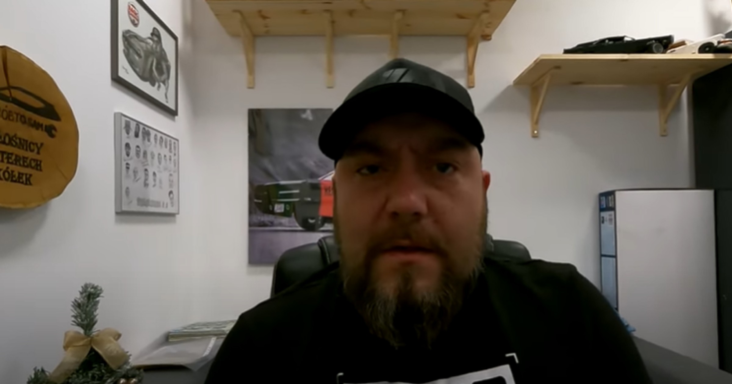 Warsztat M4K Garage został okradziony. Michał "Michu" Jesionowski wyznaczył nagrodę (screen: YouTube.com/Miłośnicy czterech kółek -zrób to sam)