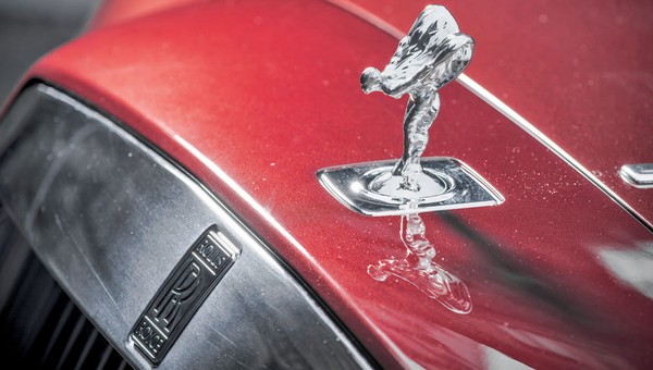 Król Suazi kupił 19 Rolls-Royce'ów swoim... 15 żonom i matce