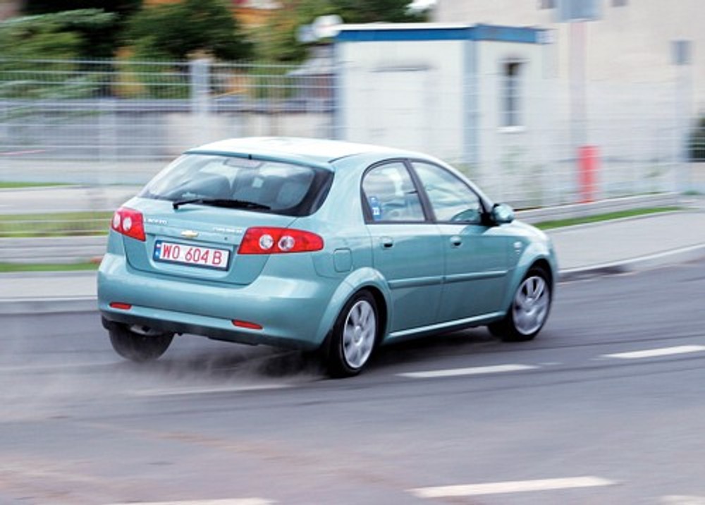 Chevrolet Lacetti 1.6 16V SX - Kompakt dla oszczędnych?