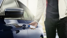 BMW Digital Key w Apple iPhone. Cyfrowy kluczyk będzie upowszechniany także w Androidach