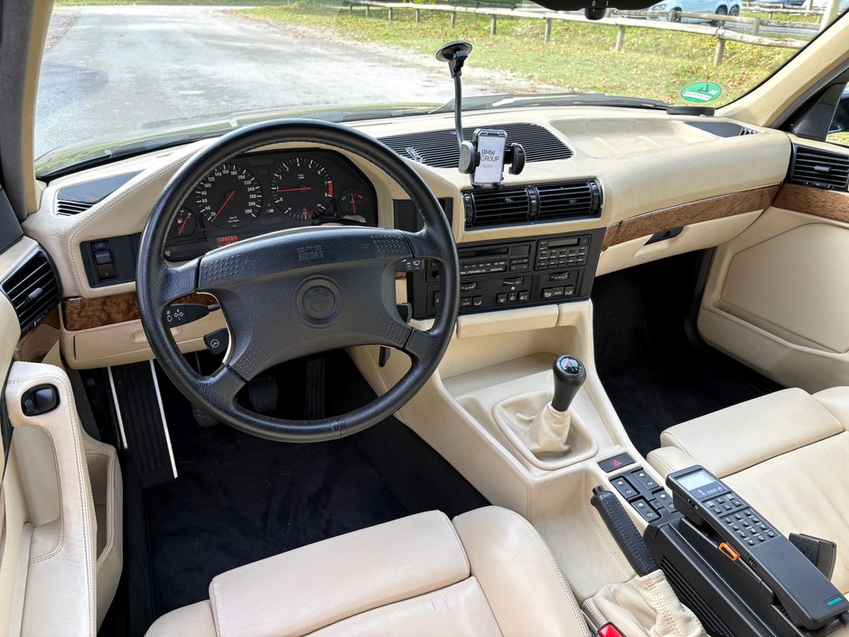 BMW M5 Touring E34