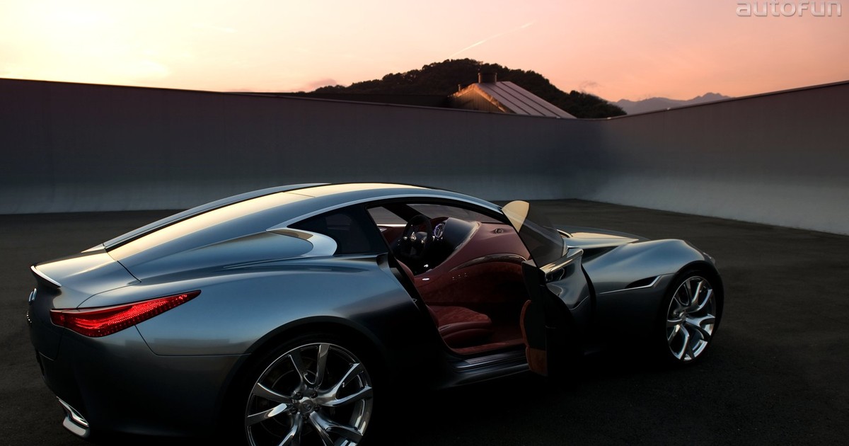 Infiniti Essence