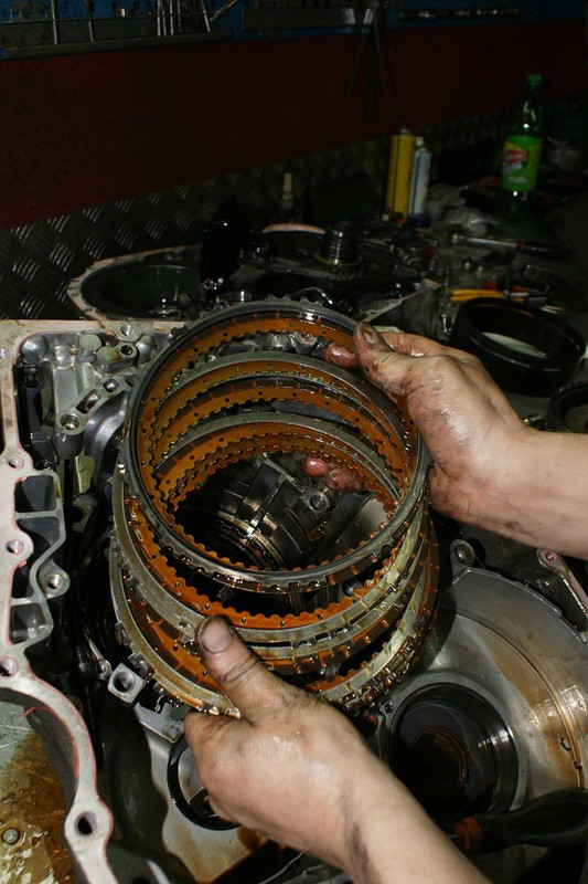 Automat sterowany hydraulicznie: klasyczne rozwiązanie