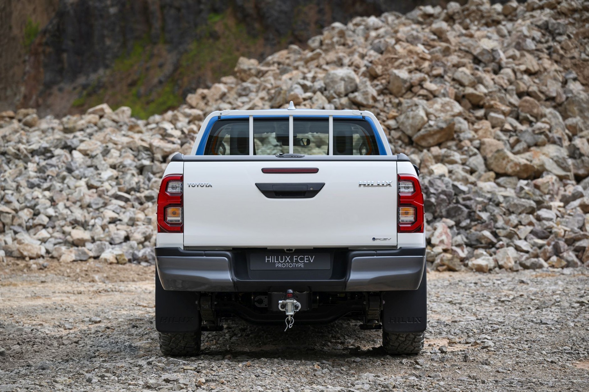 Prototyp Toyoty Hilux H2 (FCEV)