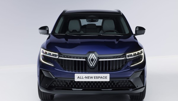 Renault Espace właśnie trafia do sprzedaży. Są już polskie ceny