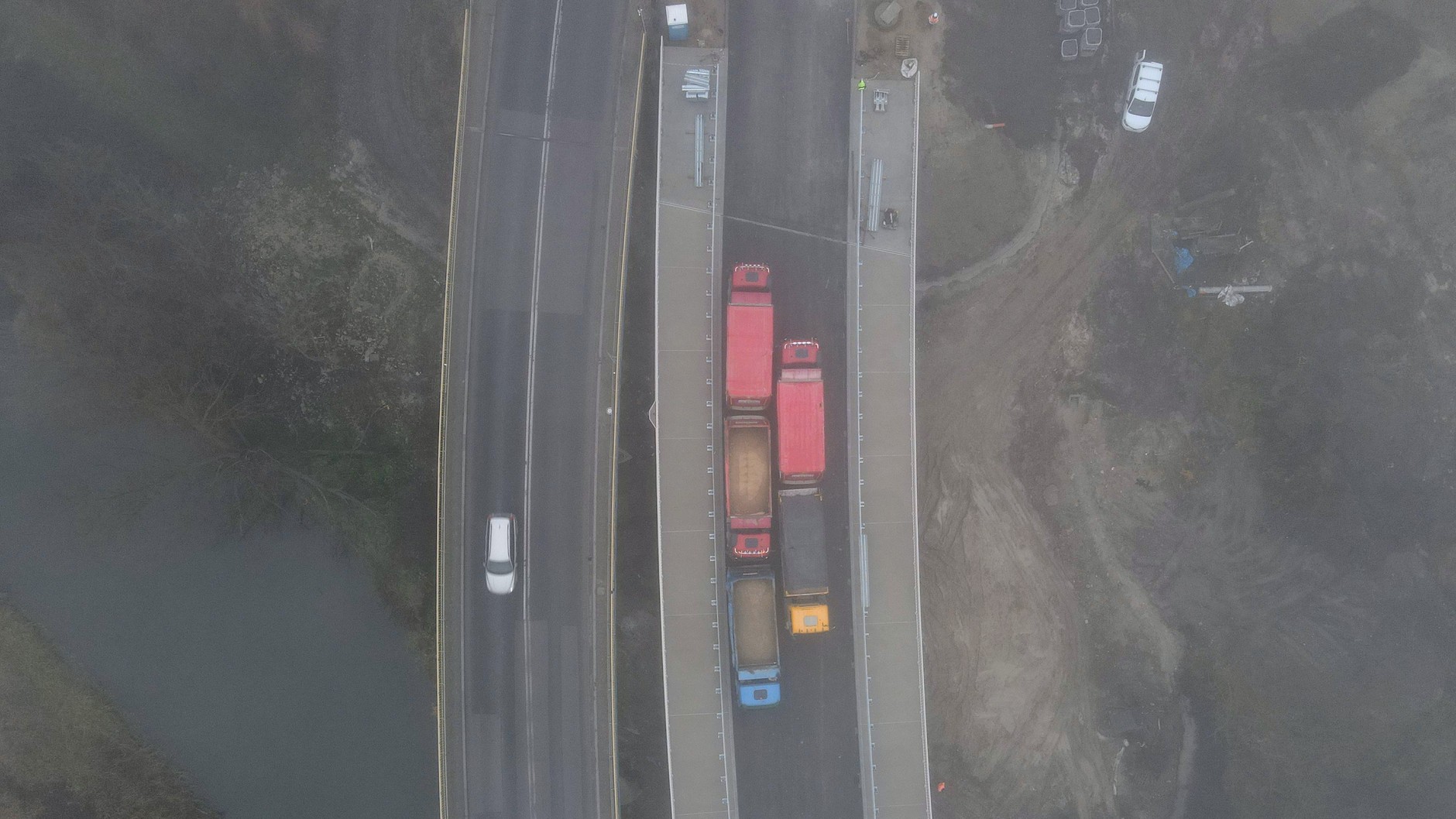 Budowa mostu w Łęcznej. Próby obciążeniowe