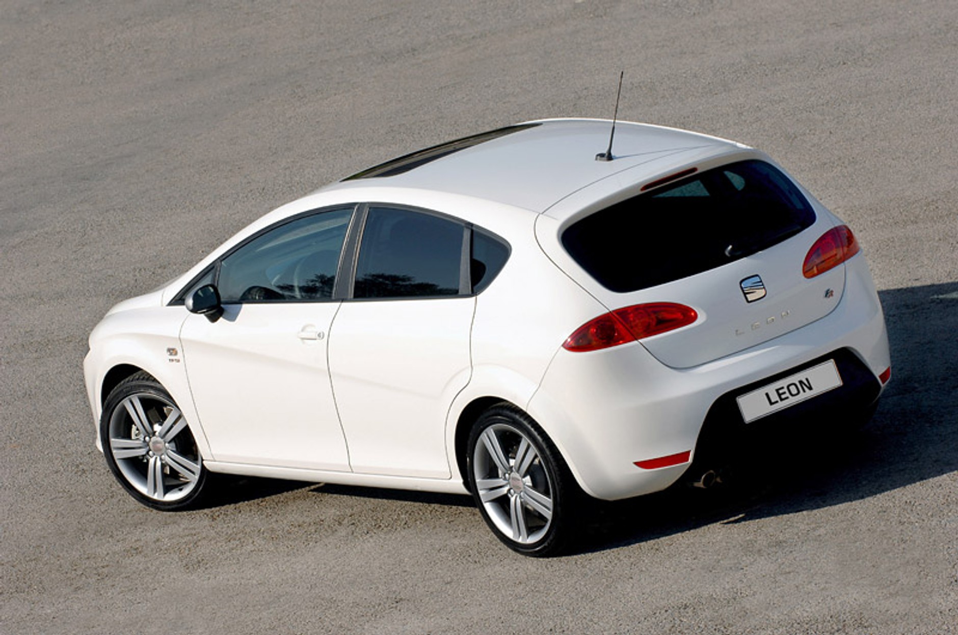 Seat Leon 1.4 TSI z bogatszym wyposażeniem - na razie tylko w Hiszpanii