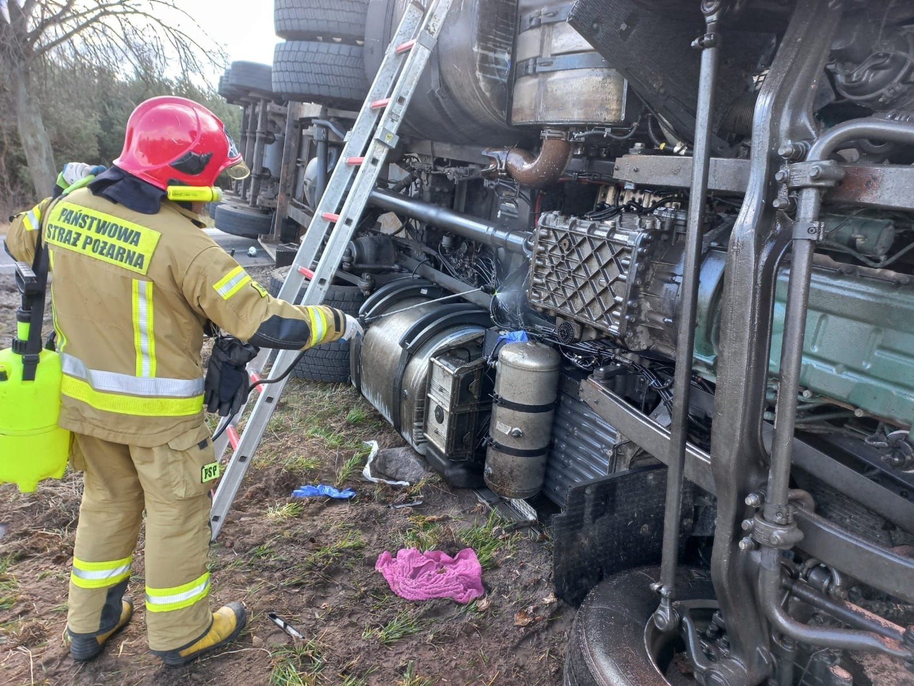 Poważny wypadek na DK92 pod Grońskiem. Trasa była zablokowana kilka godzin