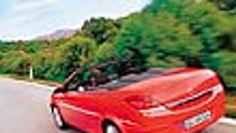 Opel Astra TwinTop - Dobrze się składa...