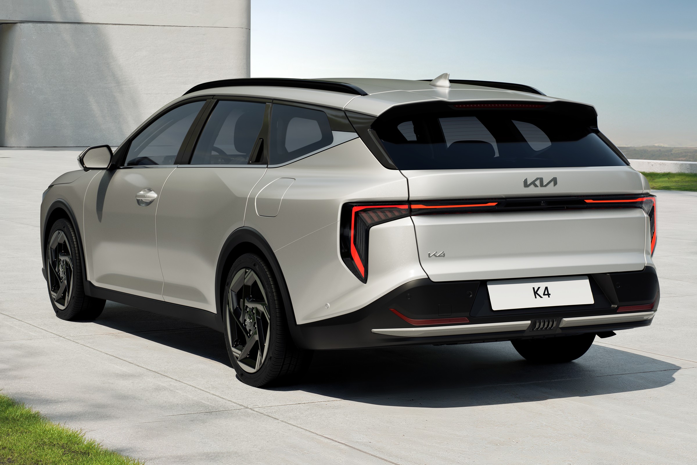 Znamy polskie ceny Kii K4 Kombi. Wielki kompakt z silnikami 1.0 i 1.6 T-GDI